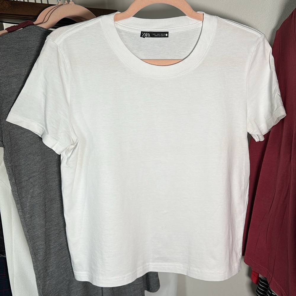 Zara Women’s Classic White Short Sleeve Tee - Picture 6 of 8